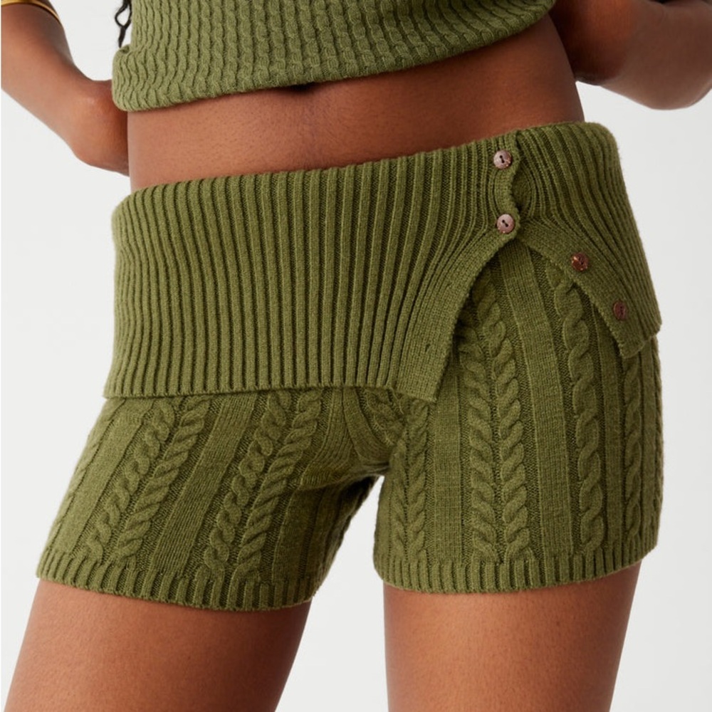 NWT Frankie’s Bikinis Nolan Cable Cloud Knit Mini Short